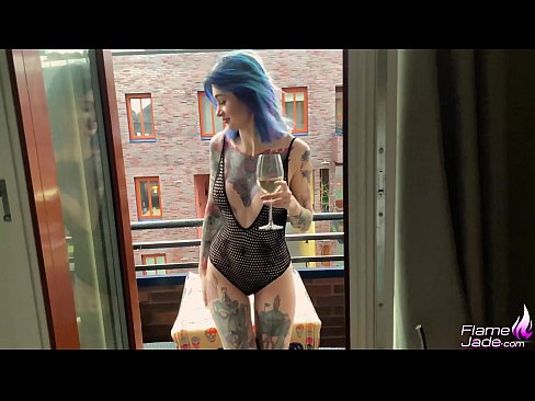 ❤️ Sjajna djevojka sisa gutljajem i strastveno jebe pod otvorenim nebom ❤️❌ Porno fb na bs.pornoreino-com.ru ❌
